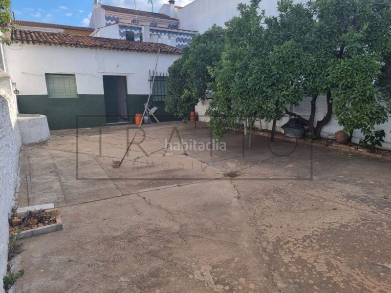 Foto a004d05d-672a-4fb9-84e4-617f9c0ecef6. Xalet a avenida andalucía 63 a San Bartolomé de la Torre