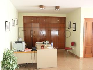 Rent Office space in Calle ricardo velázquez 33