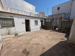 Casa a schiera  Calle calle de huelva. Oportunidad en gibraleón casa a reformar con amplio patio y azot