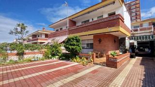 Chalet en Punta Umbra. Magnifico chalet pareado en punta umbria