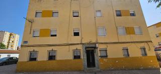 Rez-de-chausse en Nuevo Parque - Los Rosales - Trfico Pesado. Bajo en plaza juan xiii