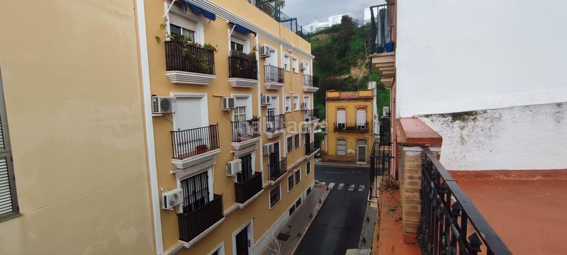 Foto 9f92be28-30c2-408f-b8d2-2882e2df6874. Casa amb aparcament a Centro Huelva