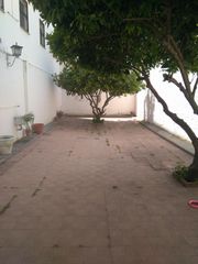 House in Centro. Casa unifamiliar histórica para reformar o construir