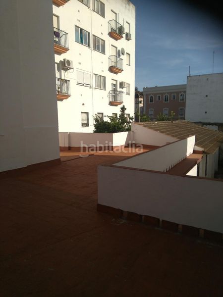 Foto d9da8c32-f716-4ba3-b04b-5e993520a3f6. Casa amb aparcament a Centro Huelva