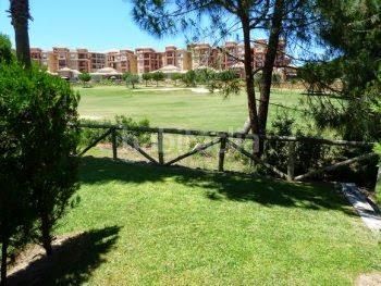 Foto c5f1851a-8838-4efe-8384-bb2129a00049. Piso  en venta en Islantilla golf Islantilla