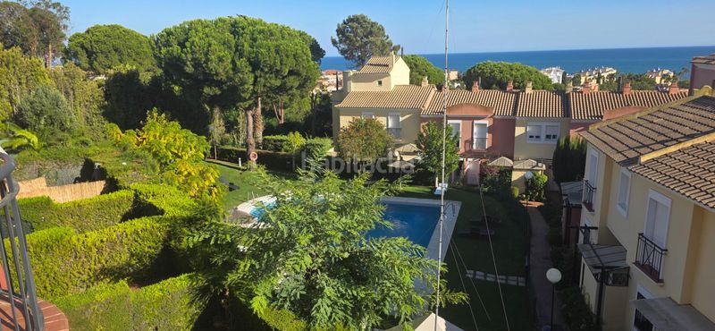 Foto f880b7a4-67c7-4077-bf56-08a235f9cfdd. Casa adossada amb aparcament piscina a Islantilla golf Islantilla