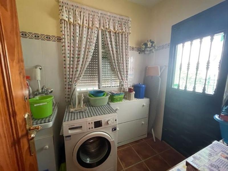 Foto 6b347f56-ad83-4601-bb6d-004f2c8b1054. Chalet with heating parking in Casco Antiguo Algeciras