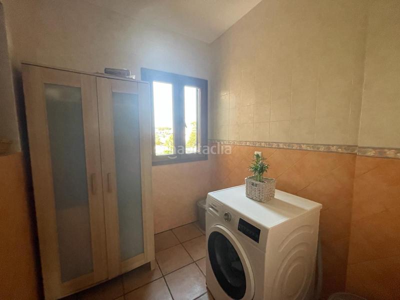 Foto e406f06d-d02a-4ddb-b141-071cd986ee4f. Chalet avec chauffage parking piscine dans Los Pinos Algeciras