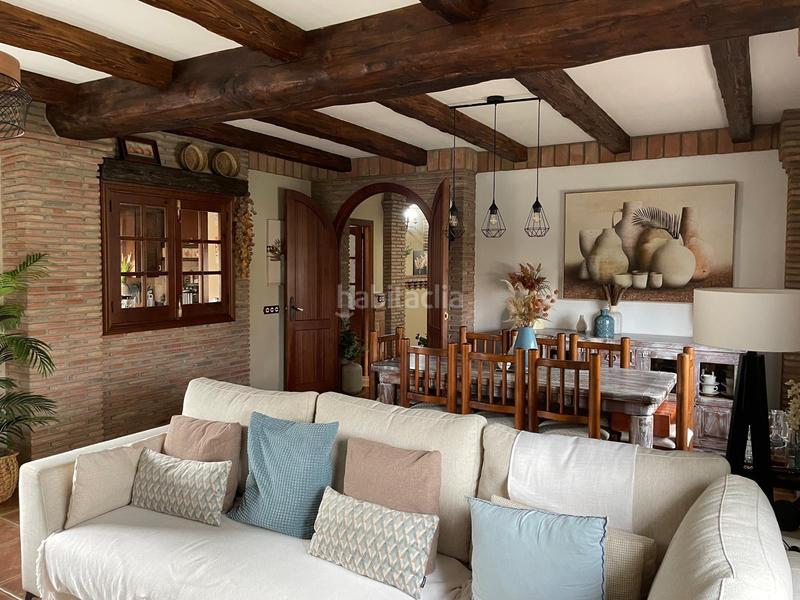 Foto 3c0fbc40-3da9-40ad-8f15-8df622543160. Chalet avec cheminée parking piscine dans Los Pinos Algeciras