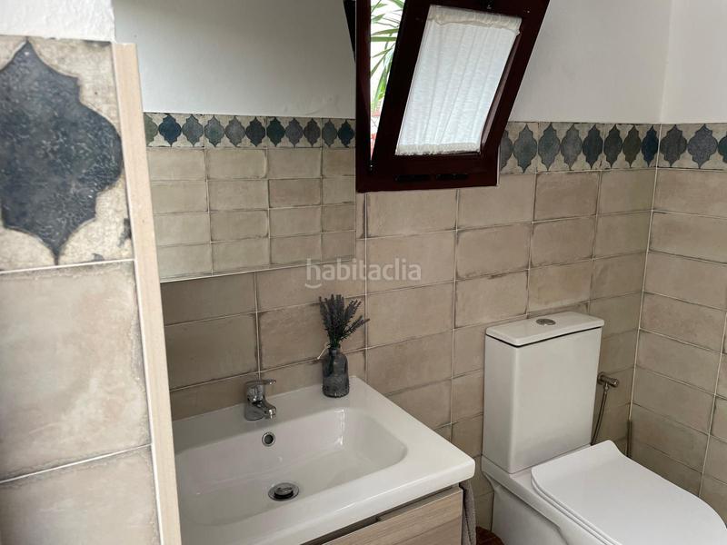 Foto d947eeb4-5d39-4b84-aa59-a9a3967d8f6d. Chalet avec cheminée parking piscine dans Los Pinos Algeciras