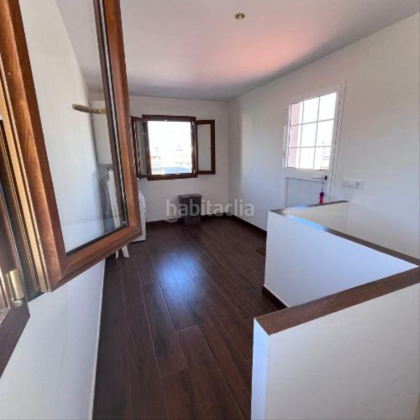 Foto 1f9d44d9-3bf1-4d48-804f-0140fc8b65f6. Chalet mit kamin parking in Casco Antiguo Algeciras