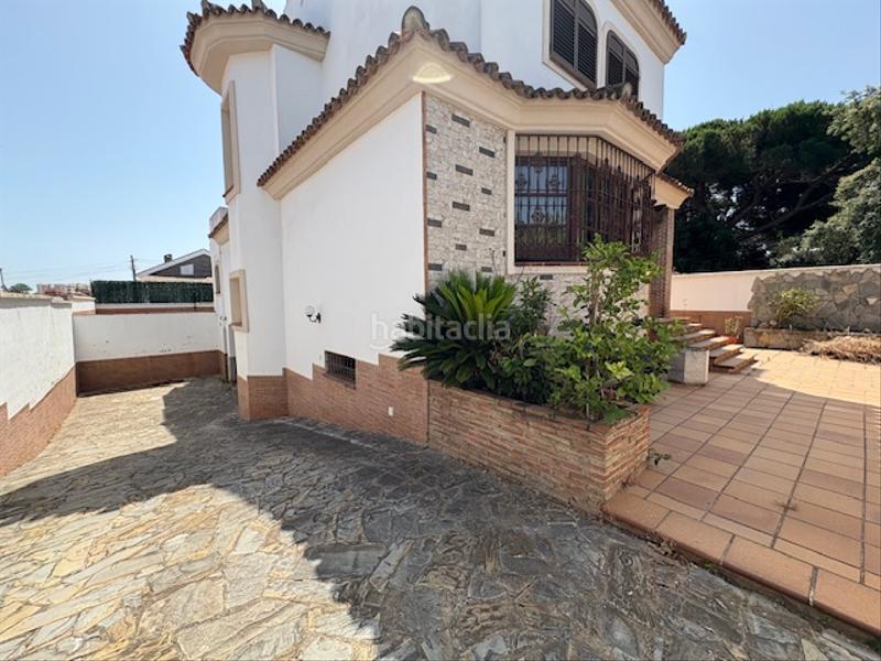 Foto 8a1fdb8e-b1b1-4837-8f04-cd8bf0c102e3. Chalet en Los Pinos Algeciras