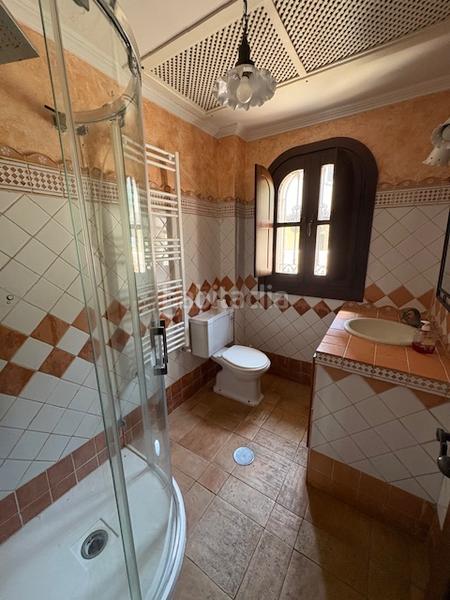 Foto d9374cfb-cae6-419a-b710-9dd1fe6ed292. Chalet avec chauffage parking dans Los Pinos Algeciras