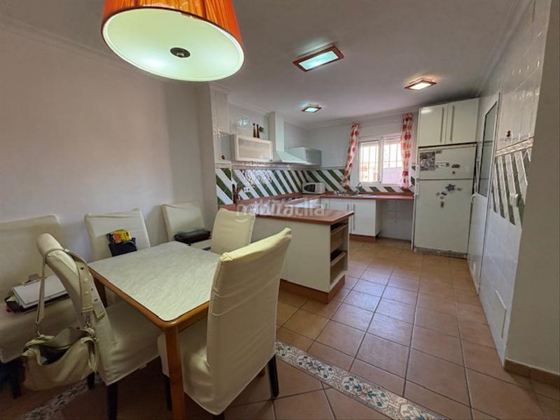 Foto a2463ca3-2ff0-425a-9fb6-755c7c07a49d. Maison jumelée avec cheminée parking dans San García Algeciras