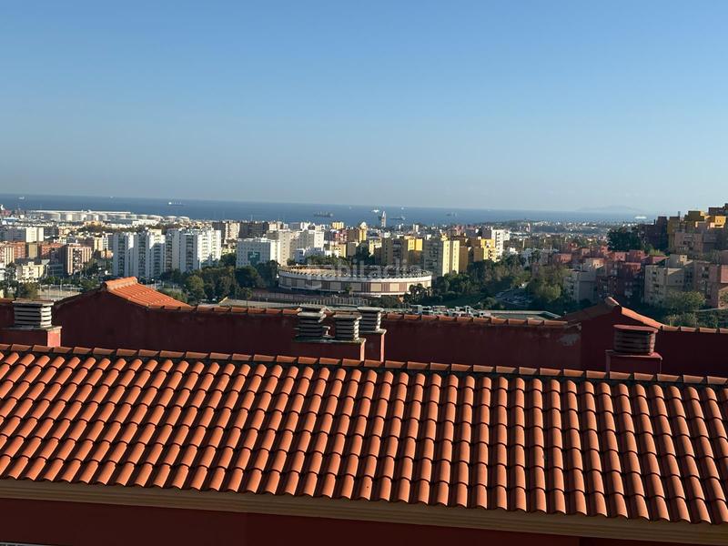 Foto 9b989526-e47f-42f1-ae82-1d7d4f31069f. Maison jumelée avec cheminée parking dans San Bernabé Algeciras
