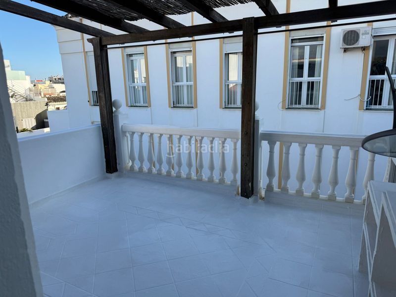 Foto 0af470cb-9405-44b2-871e-7be1072bab49. Casa adossada a Centro Estepona