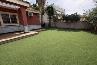 Xalet en El Rinconcillo. Vivienda independiente en avda.diputacion a escasos minutos de l