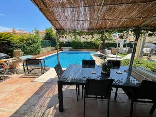 Chalet in Barrios (Los). Espectacular vivienda independiente en la vega del golf de una s