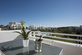 Foto 313304d7-def5-4653-98f6-cdb10f8a0f5a. Pis amb calefacció aparcament piscina a Estepona golf Estepona