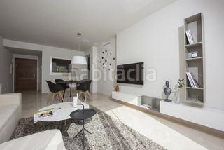 Foto 372e32bb-0080-4d92-ab5e-fe742533764d. Pis amb calefacció aparcament piscina a Estepona golf Estepona