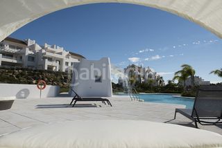 Foto 7f206c41-582f-42eb-bfa3-bf049d177508. Pis amb calefacció aparcament piscina a Estepona golf Estepona