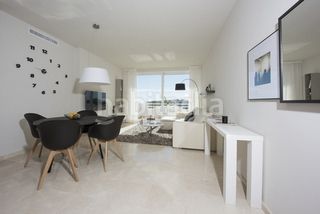 Foto bbb0ad83-05e0-4843-8a82-59e65a67a400. Pis amb calefacció aparcament piscina a Estepona golf Estepona