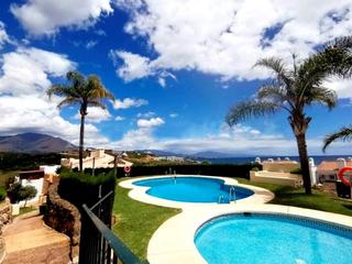 Pis a Casares Golf - Casares del Sol. Fantástico dúplex con jardin privado y vistas al mar