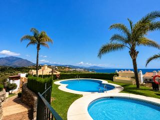 Pis a Casares Golf - Casares del Sol. Fantástico dúplex con jardin privado y vistas al mar