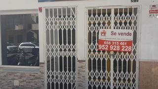Local Comercial a Sierra de Estepona - Avda. de Andalucía. Local con posibilidad de segregarlos al estar divididos en dos