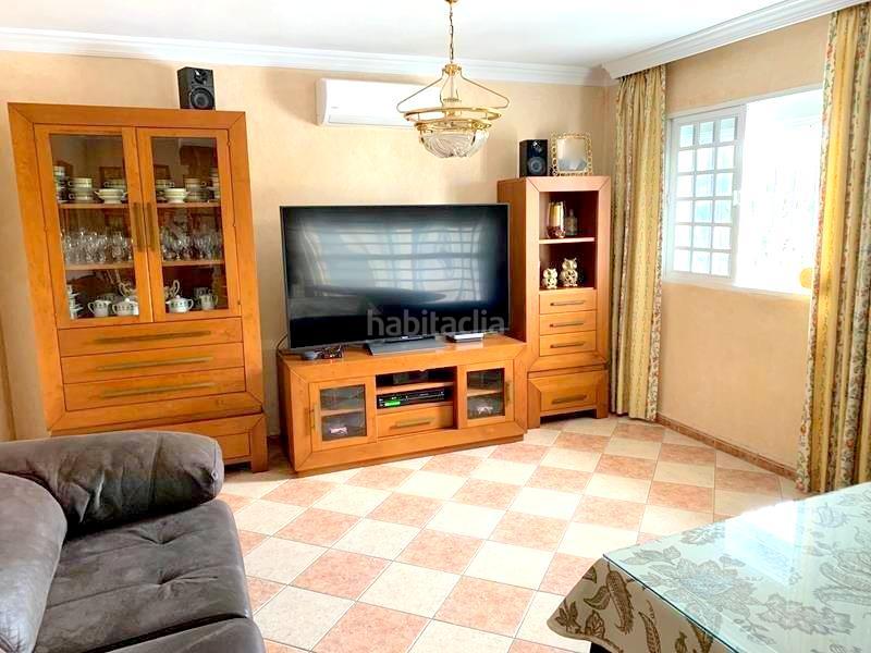 Foto cb3d90df-6aa3-4457-a94e-7b218e0f7ce9. Towny house in Manilva pueblo Manilva