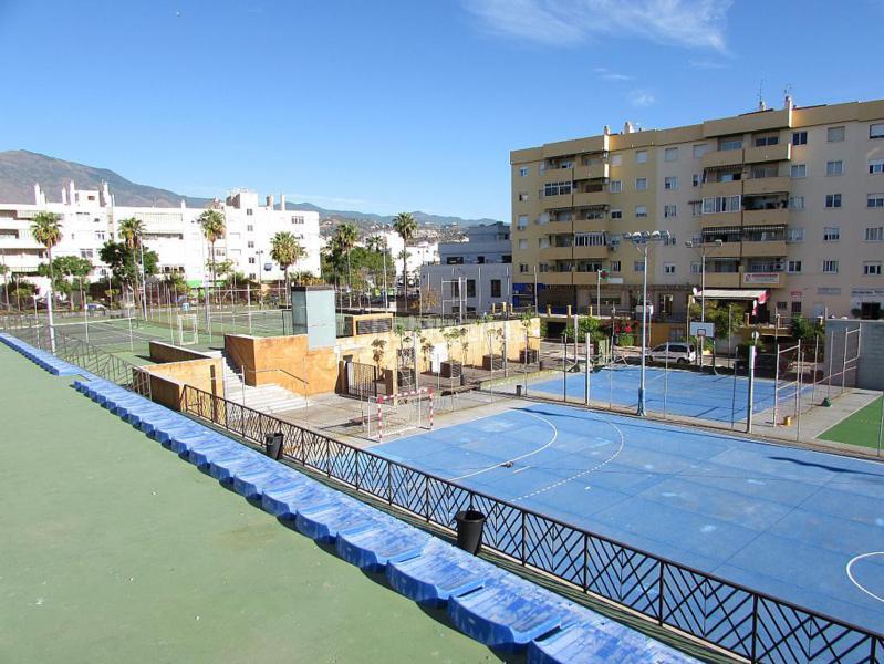 Foto 70f87b45-b700-4afd-b20a-03d72e1fc6d3. Local comercial local en bruto de 250m2 con posibilidad de hacer 4 negocios distintos en Estepona