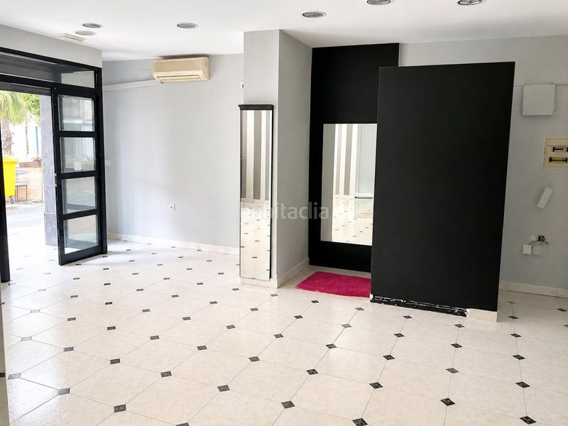 Foto bf8adb45-0744-4c0a-8f18-48edcddd76d3. Local comercial a Centro Estepona