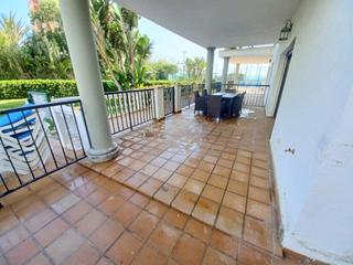 Pis a Puerto de la Duquesa. Vivienda en planta baja de 2 habitaciones con garaje, no se la p