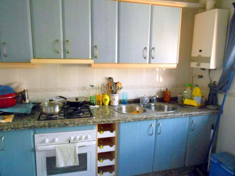 Foto 100ce9e5-9395-432d-a719-afabb7c2526e. Casa aparellada amb aparcament a sierra de Estepona - avda. de andalucía Estepona