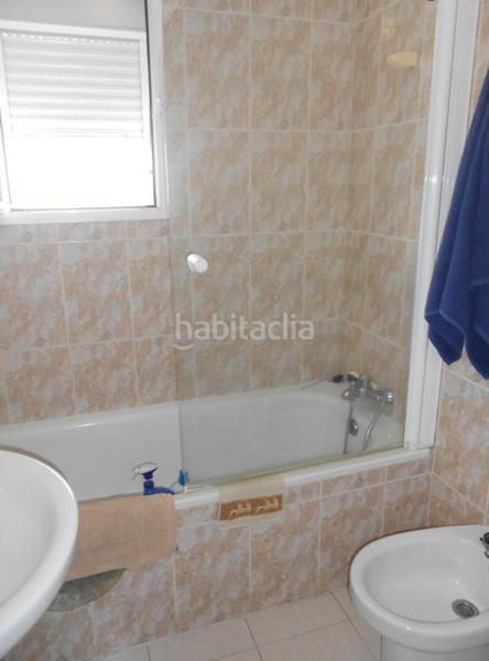 Foto 95b61090-bbe3-4973-82d1-28921c7d41d0. Casa aparellada amb aparcament a sierra de Estepona - avda. de andalucía Estepona