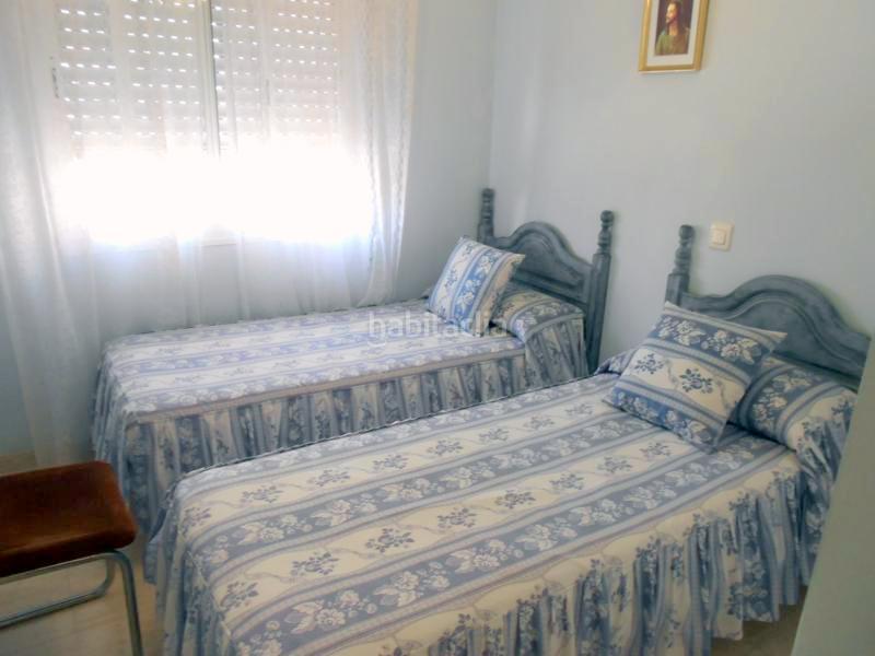 Foto c197540d-8fd9-407e-9c86-64cb27fa2d75. Casa aparellada amb aparcament a sierra de Estepona - avda. de andalucía Estepona