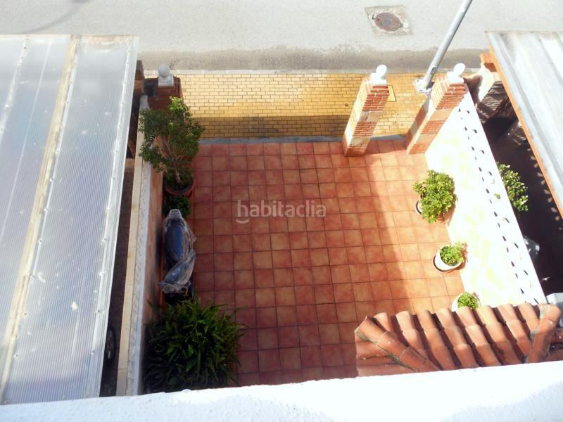 Foto c775739e-f2b1-491d-a781-4e20a0624cb7. Casa aparellada amb aparcament a sierra de Estepona - avda. de andalucía Estepona