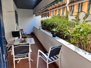 Flat in Puerto de Estepona. Espectacular piso amplio y luminoso con terraza, garaje y traste