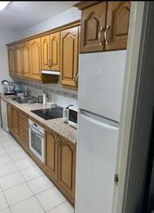 Lloguer Pis a El Consul - Ciudad Universitaria - El Romeral. Piso en alquiler para estudiantes, 4 habitaciones y 2 baños!!