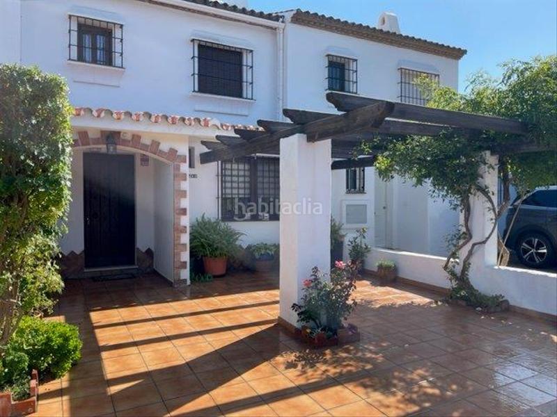 Foto 034d0331-10ff-4ed7-b523-2d92cdd937ff. Casa pareada bonita adosada junto a campo de golf y con vistas al mar, visitela! en Manilva