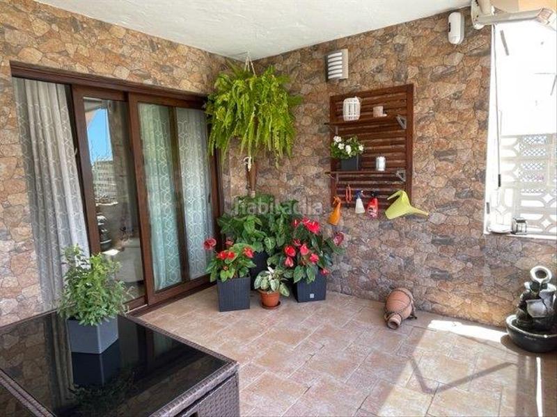 Foto b7523ad1-df63-4fb2-94bb-023beee271df. Casa pareada bonita adosada junto a campo de golf y con vistas al mar, visitela! en Manilva