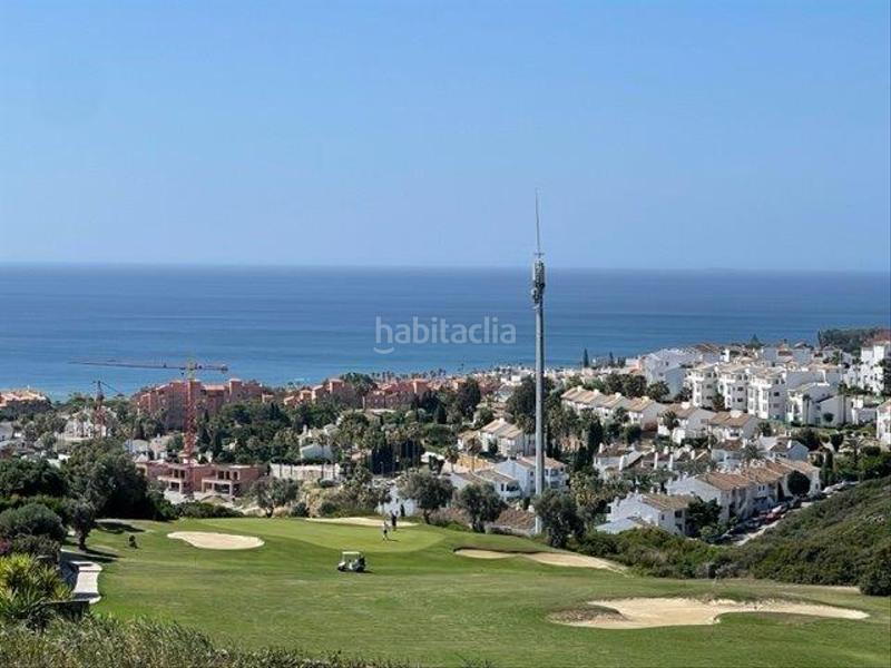 Foto bf0c03d4-a2aa-4239-a307-5afc8294692e. Casa pareada bonita adosada junto a campo de golf y con vistas al mar, visitela! en Manilva
