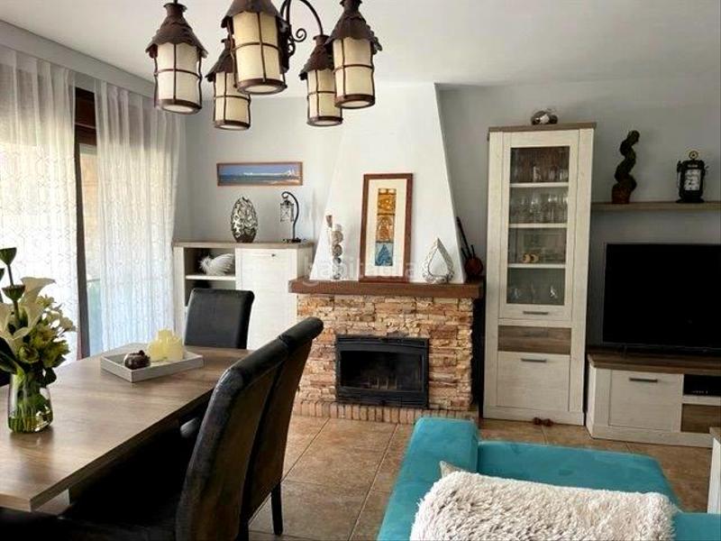 Foto fabfb102-2f8b-4ead-8c69-09e227c4e99c. Casa pareada bonita adosada junto a campo de golf y con vistas al mar, visitela! en Manilva