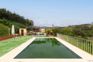 Fondo rustico in Altos de Estepona. Encantadora finca con una casita muy acogedora, venga a verla!