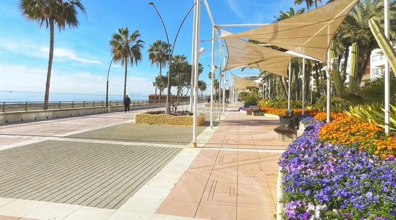 Foto f5981785-51f8-49fb-85ac-405066bee02f. Pis a puerto de Estepona Estepona