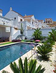 Casa aparellada en Casares Golf - Casares del Sol. En residencial tranquilo, precioso pareado con piscina privada