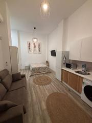 Miete Etagenwohnung in Parque Victoria Eugenia. Loft en alquiler contrato temporal hasta 30 de junio en zona bai