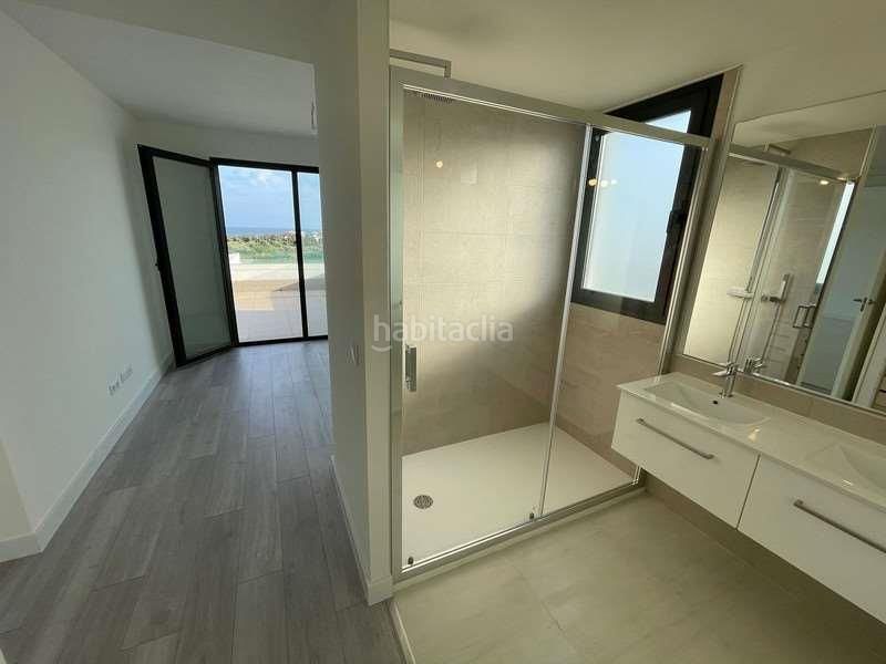 Foto fded1684-f047-4a3b-8032-dcf2f8e1db00. Àtic amb calefacció aparcament piscina a Guadalobón Estepona