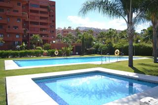 Piso en Puerto de Estepona. Gran ocasión  piso de 2 dormitorio en el puerto de estepona