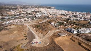 Finca rústica a Zona Calvario. En venta parcela comercial y hotelera en estepona.